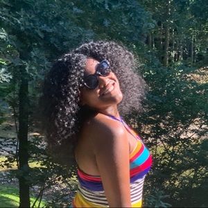 Meet your Posher, Daphne